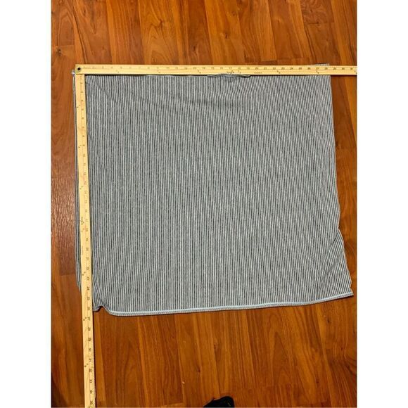 Nice Lululemon Vinyasa Snap Scarf wrap shawl Blue Perfect for travel Versatile - Picture 7 of 7